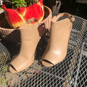 OLD NAVY | Nude Peep Toe Booties